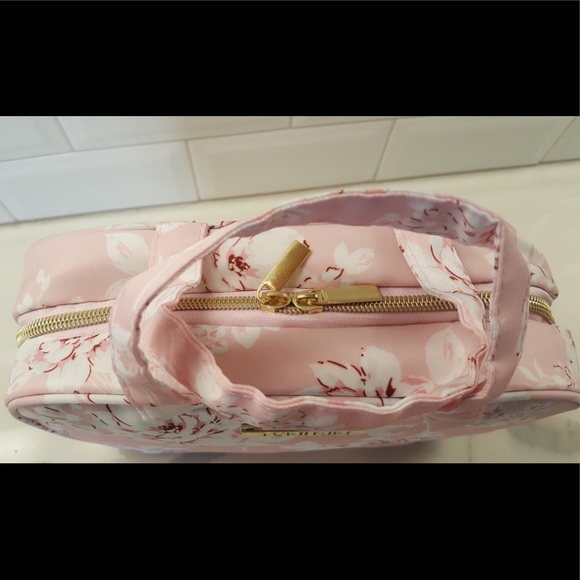 NWOT Yumi Kim Hanging Toiletries Cosmetic Case Bag - Picture 8 of 8